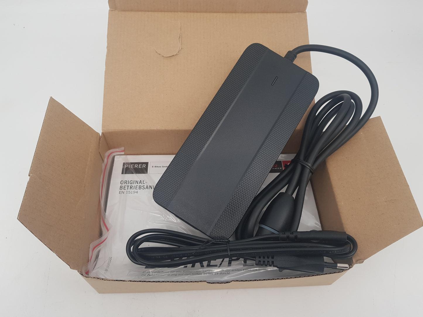 Ladegerät Battery Charger E-Bike Model: BC222360040 Trendpower