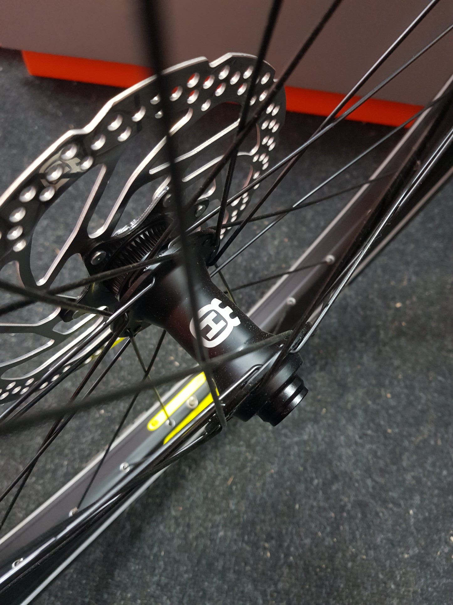 Radsatz 27.5 Zoll Husqvarna 11 Gang Freilauf Ebike