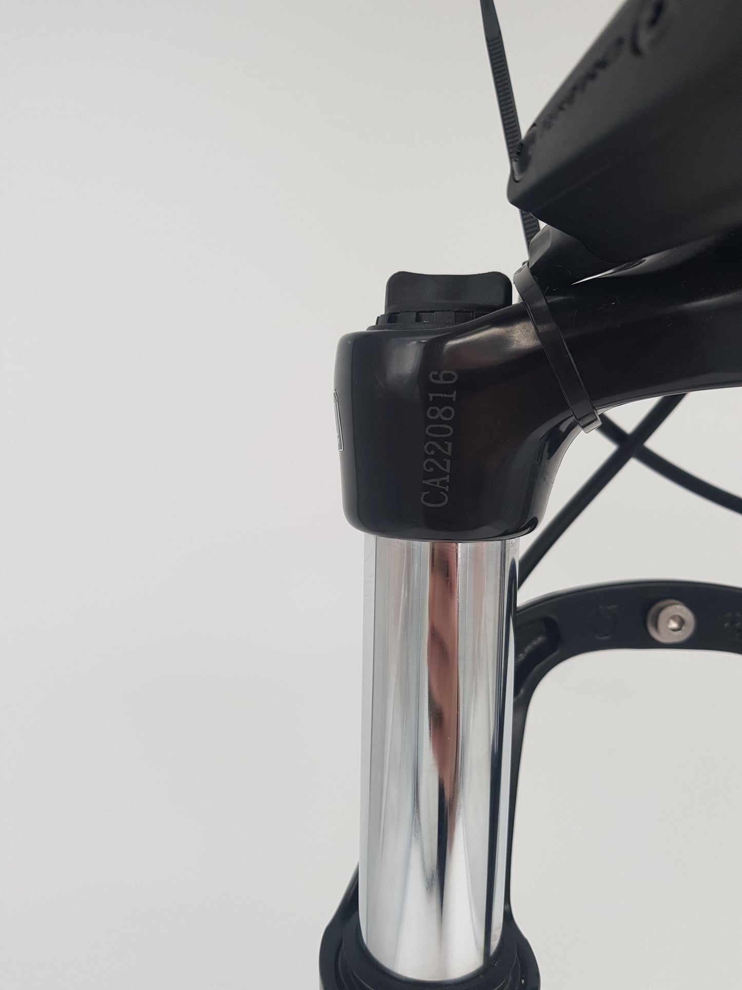 SR Suntour mobie a 32 Federgabel 90mm 27.5"; 0816 intern