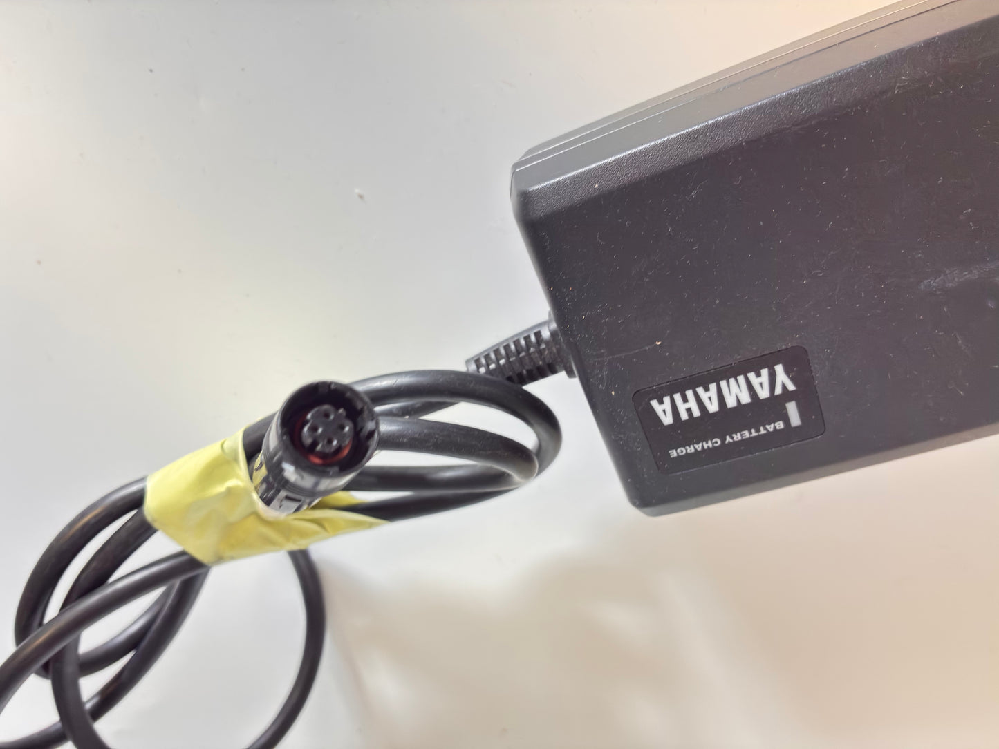Ladegerät Battery Charger Yamaha PASC5 Modell: X0S-00; 1434 int.
